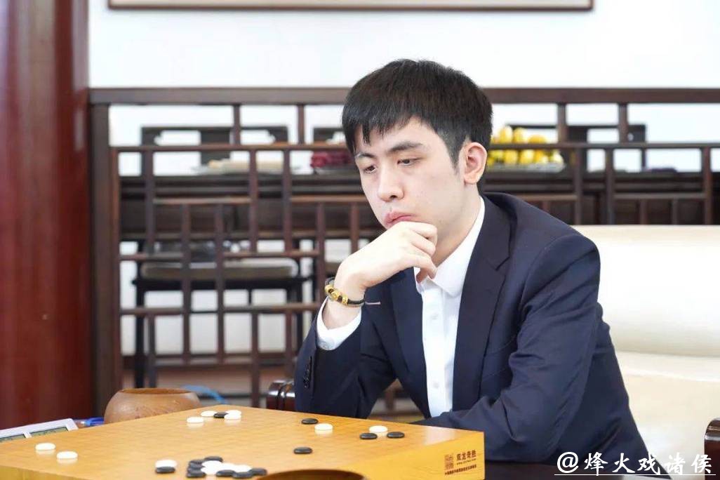 杨楷文首夺同里杯天元赛挑战权，王星昊评价未来对手这盘棋发挥完美
